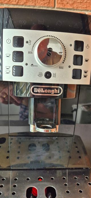 Cafetera Delonghi Magnifica S Negra