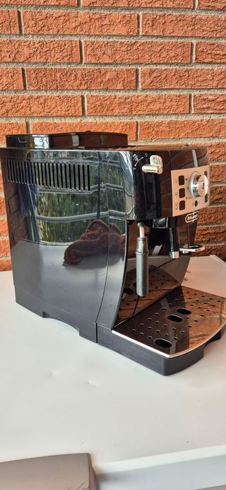 Cafetera Delonghi Magnifica S Negra