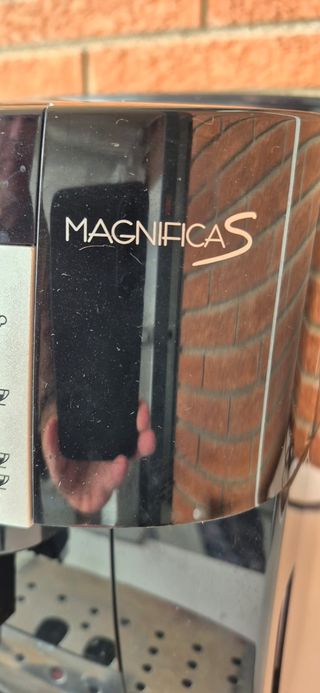 Cafetera Delonghi Magnifica S Negra