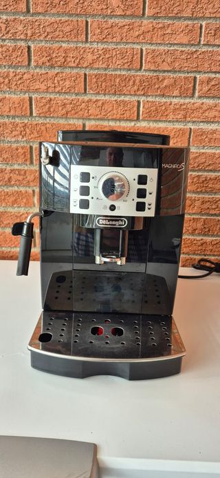 Cafetera Delonghi Magnifica S Negra