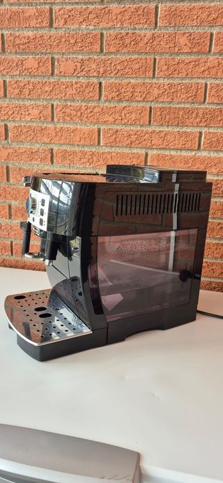 Cafetera Delonghi Magnifica S Negra