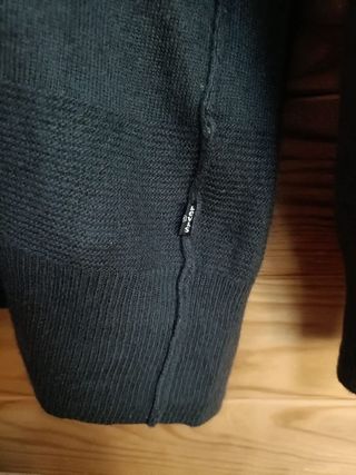 Jersey Levi’s Strauss & CO Color Negro Talla L.