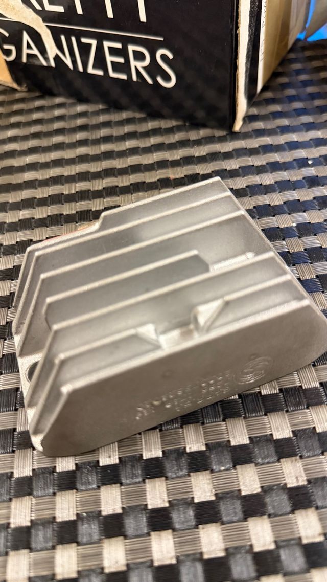 Regulador Tensión Lombardini ED0073624020