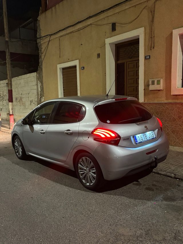 Peugeot 208 2017