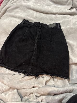 Falda vaquera negra corta