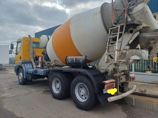Camión hormigonera