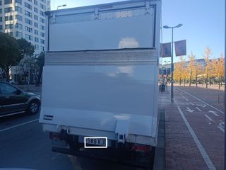 Iveco Daily con plataforma elevadora