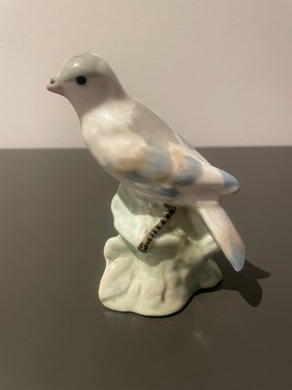 Figura de pájaro de porcelana