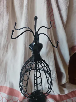 Colgador Joyas Vestido negro brillante OFERTA