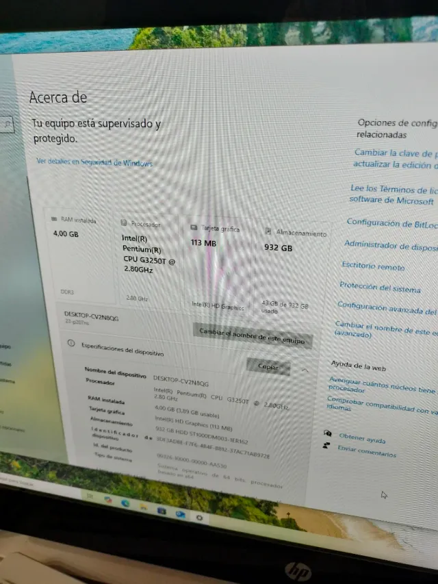 Ordenador HP de 23 pulgadas.