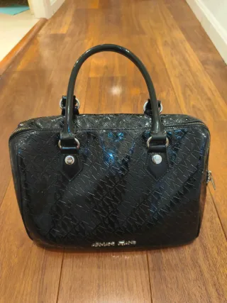 Bolso Armani Jeans charol negro