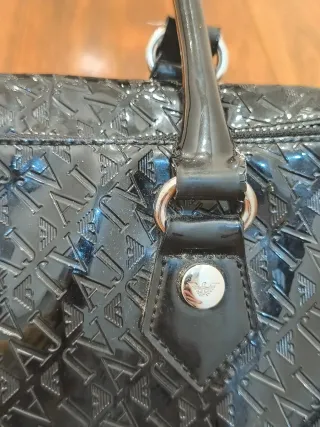 Bolso Armani Jeans charol negro