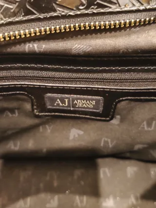 Bolso Armani Jeans charol negro