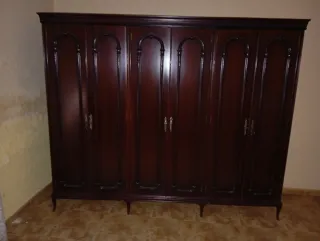 Armario vintage de madera