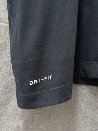 nike tshirt size XXL black