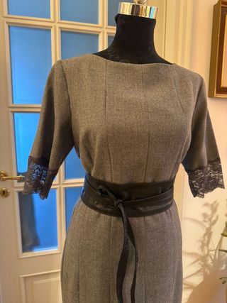 Vestito tubino lana grigio mezza manica pizzo