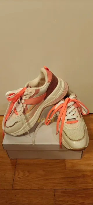 Tenis Beige y Rosa