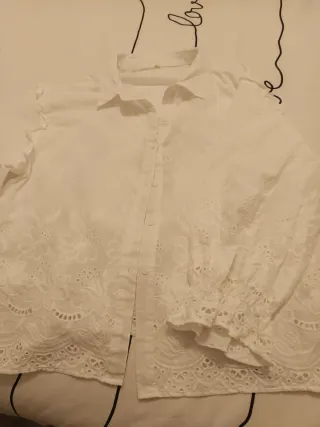 Camisa blanca bordada