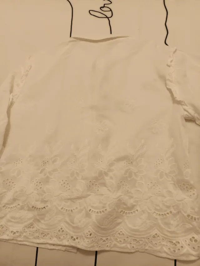 Camisa blanca bordada