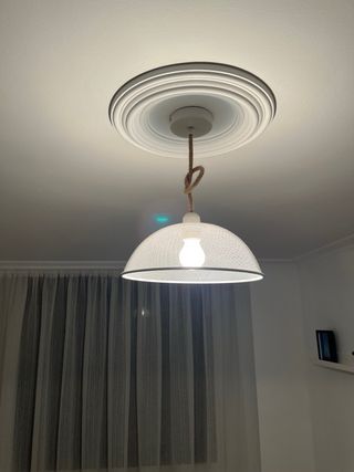 Dos lámparas de techo colgantes