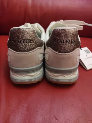 Deportivas Scalpers grises y blancas