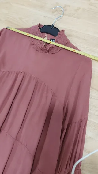 Blusa acampanada de ZARA. También para  Premamá.