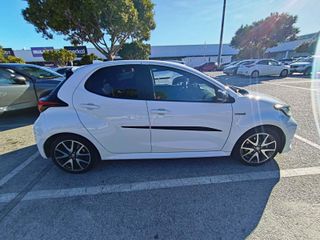 Toyota Yaris Style 120H 1.5 híbrido - 07/2021