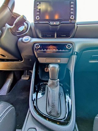 Toyota Yaris Style 120H 1.5 híbrido - 07/2021