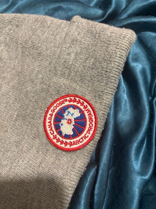 Gorra Invierno Canada Goose Gris