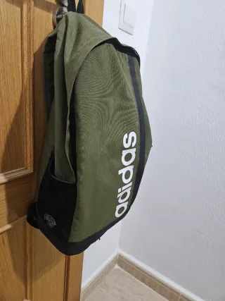 Mochila Adidas Verde y Negra