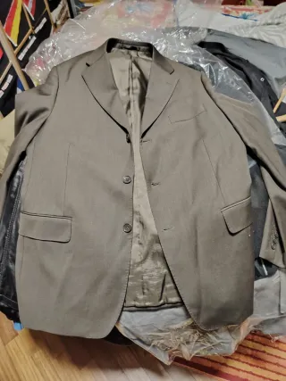 Completo uomo grigio