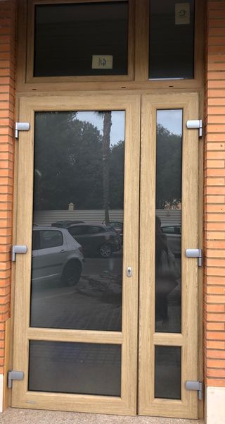 Puertas y fijos PVC color madera