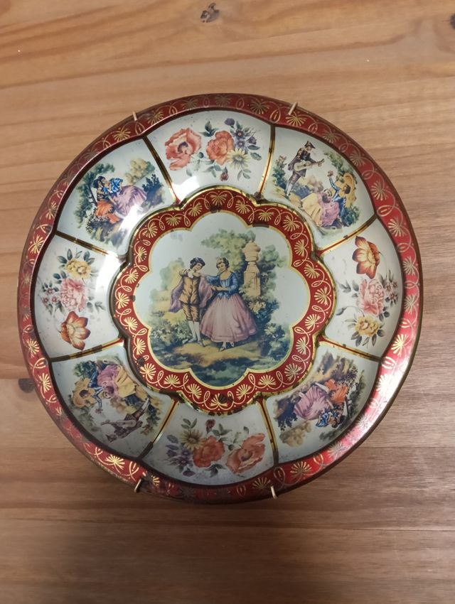 Plato decorativo vintage metálico