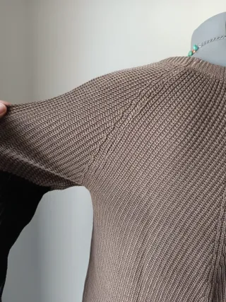 Jersey bicolor marrón y negro