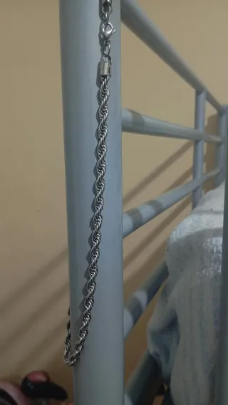 Collar de acero inoxidable plateado