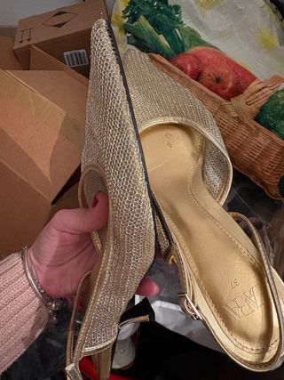 Tacones Zara Dorados Talla 37