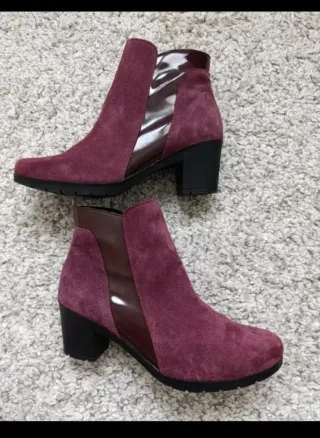 Botas burdeos serraje y charol T.39 sin estrenar