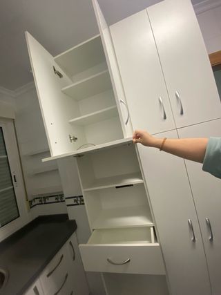 Mueble blanco como nuevo.