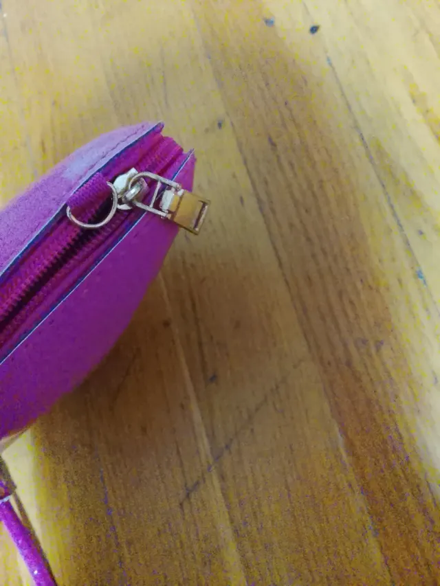 Bolso labios rosa fucsia