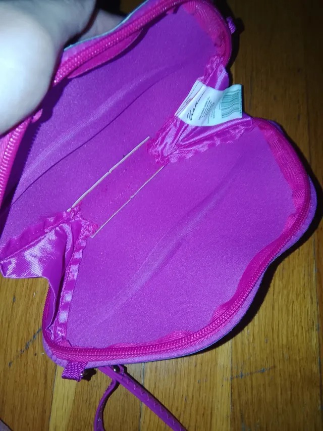 Bolso labios rosa fucsia