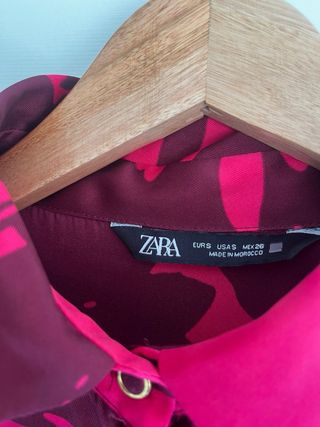 Camisa Zara Estampada Flores Rosa y Morado