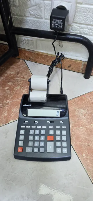 Calculadora Olivetti Summa 520 con rollo