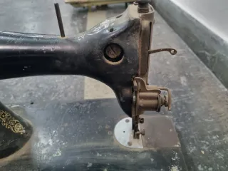 Máquina de coser antigua