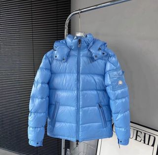 Chaqueta acolchada azul brillante