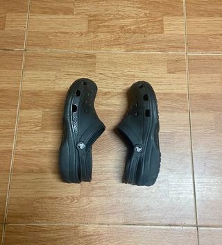Crocs negros talla 39