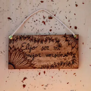 Cartel de madera pirograbado.