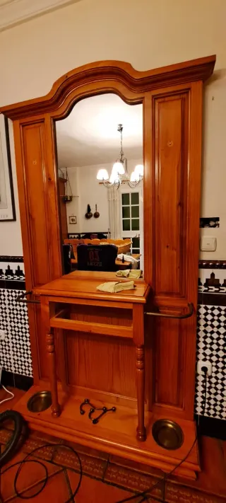 Mueble recibidor provenzal con espejo
