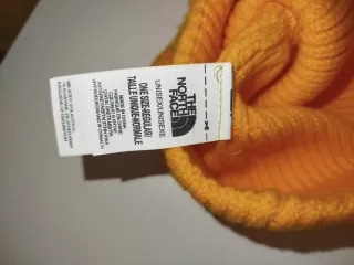 Gorro The North Face Negro y amarillo