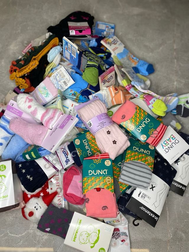 Lote calcetines/medias - al por mayor. 8 €/kg