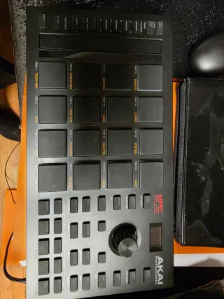 AKAI MPC Studio - Controller MIDI e borsa Thomann